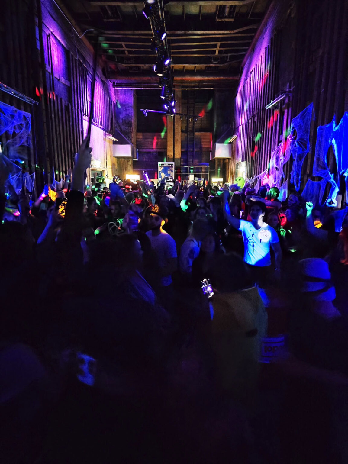 Schiffskatedrale mit Halloween Deko